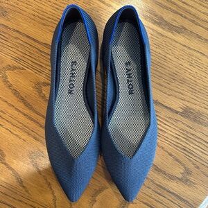 Rothy’s “The Point” in Navy